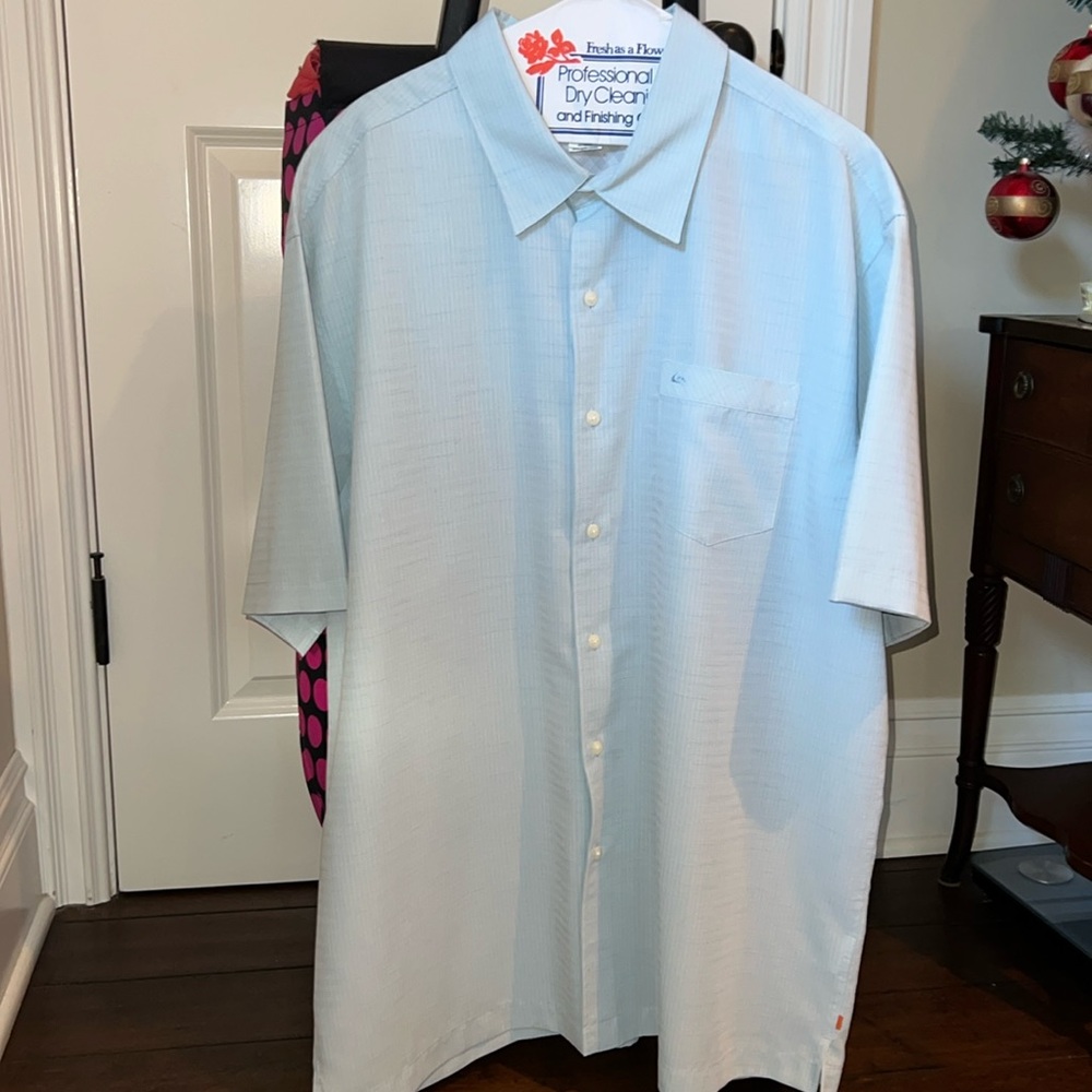 Quicksilver Men’s Light Blue with White Stripes Button Down Shirt - Size XL